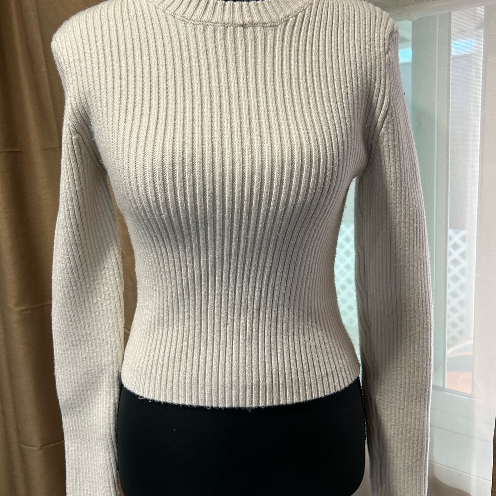 Zara Women's Cream Ribbed Sweater